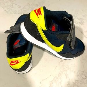 Nike MD Valiant. Size 2.5Y